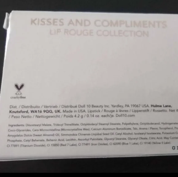 - DOLL 10 PROVEN BEAUTY SOLUTIONS KISSES AND COMPLIMENTS LIPSTICK SET NIB - Picture 5 of 6